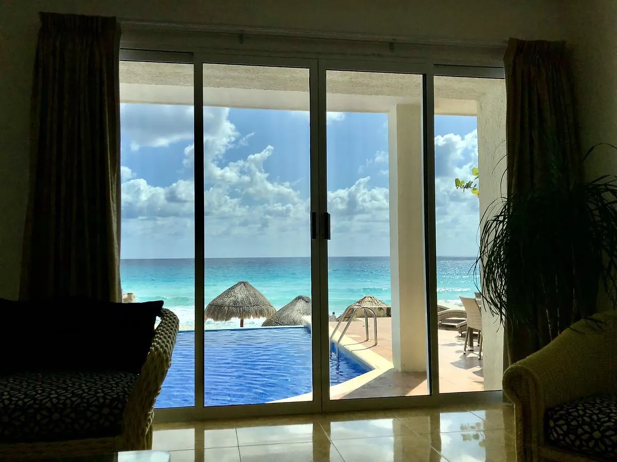 Villa Eight Bedroom Beach House Cancún