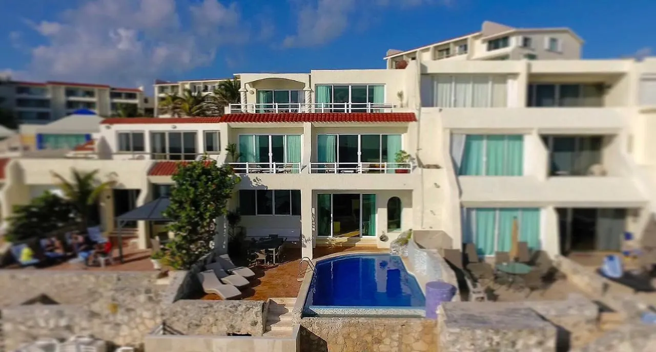 Eight Bedroom Beach House Cancún