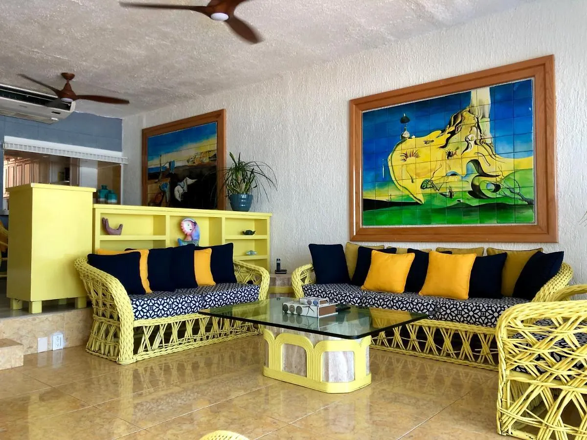 Eight Bedroom Beach House Cancún Villa