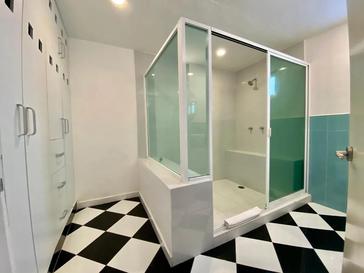 Eight Bedroom Beach House Cancún Villa
