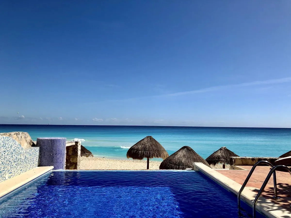 Eight Bedroom Beach House 坎昆 0*,