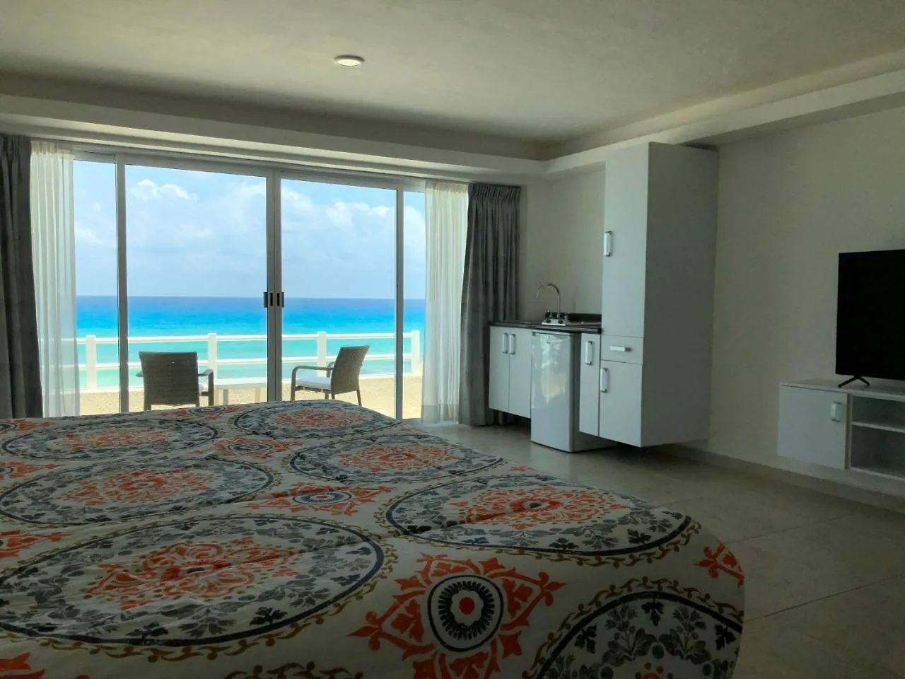 Eight Bedroom Beach House 坎昆 别墅