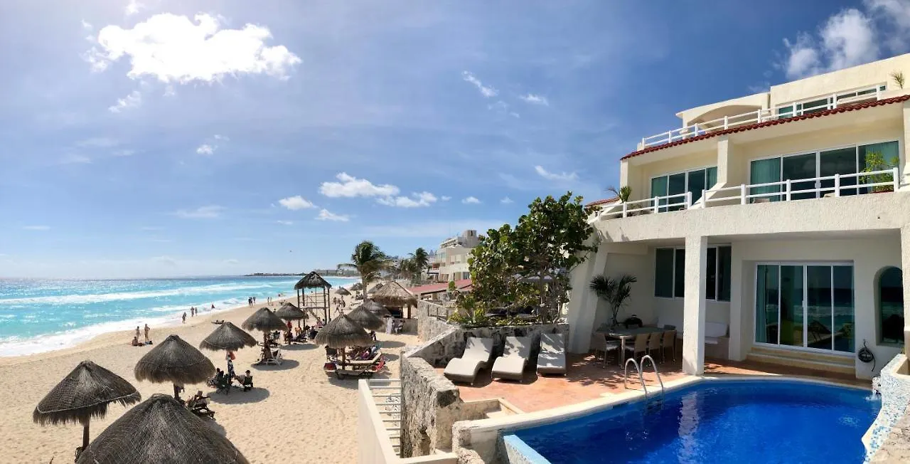 Eight Bedroom Beach House 坎昆 别墅