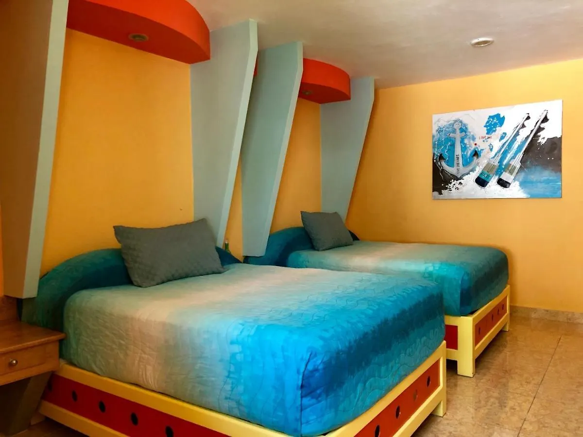 Eight Bedroom Beach House Cancún 0*,