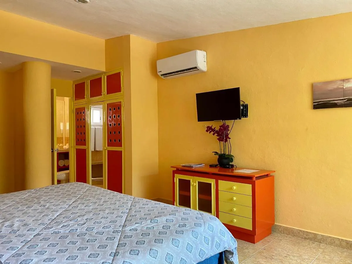 Eight Bedroom Beach House Cancún