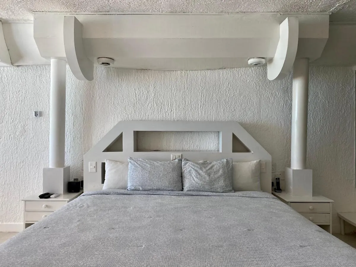 Villa Eight Bedroom Beach House Cancún