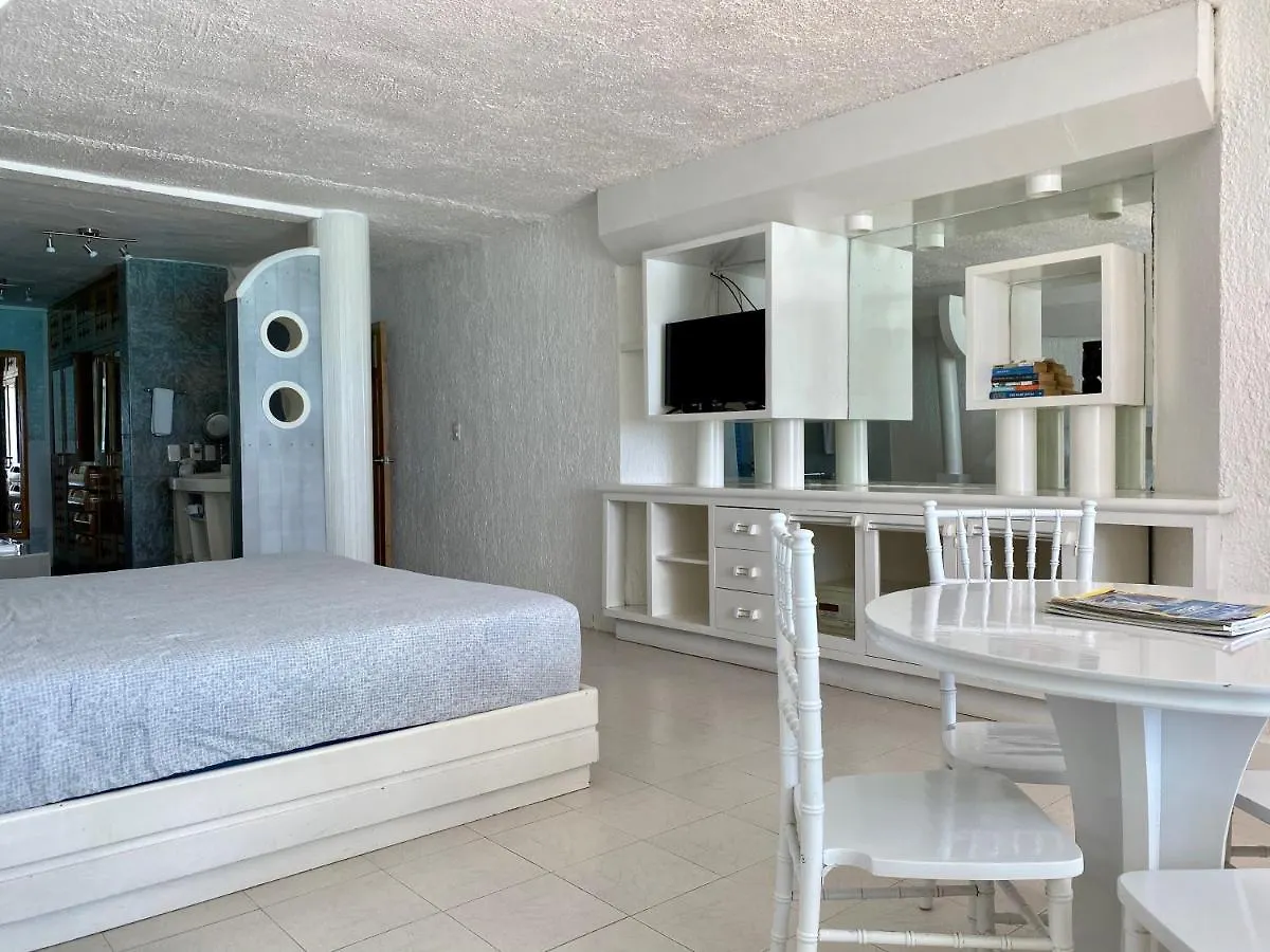 Eight Bedroom Beach House 坎昆 0*,