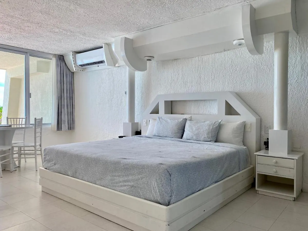 Eight Bedroom Beach House 坎昆 0*,